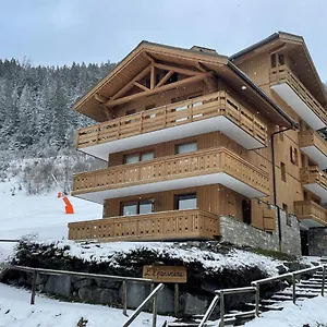 Centre La Chaudanne, Real In And Out, 3 Bedrooms 2 Bathrooms Newly Renovated, L'eperviere Meribel